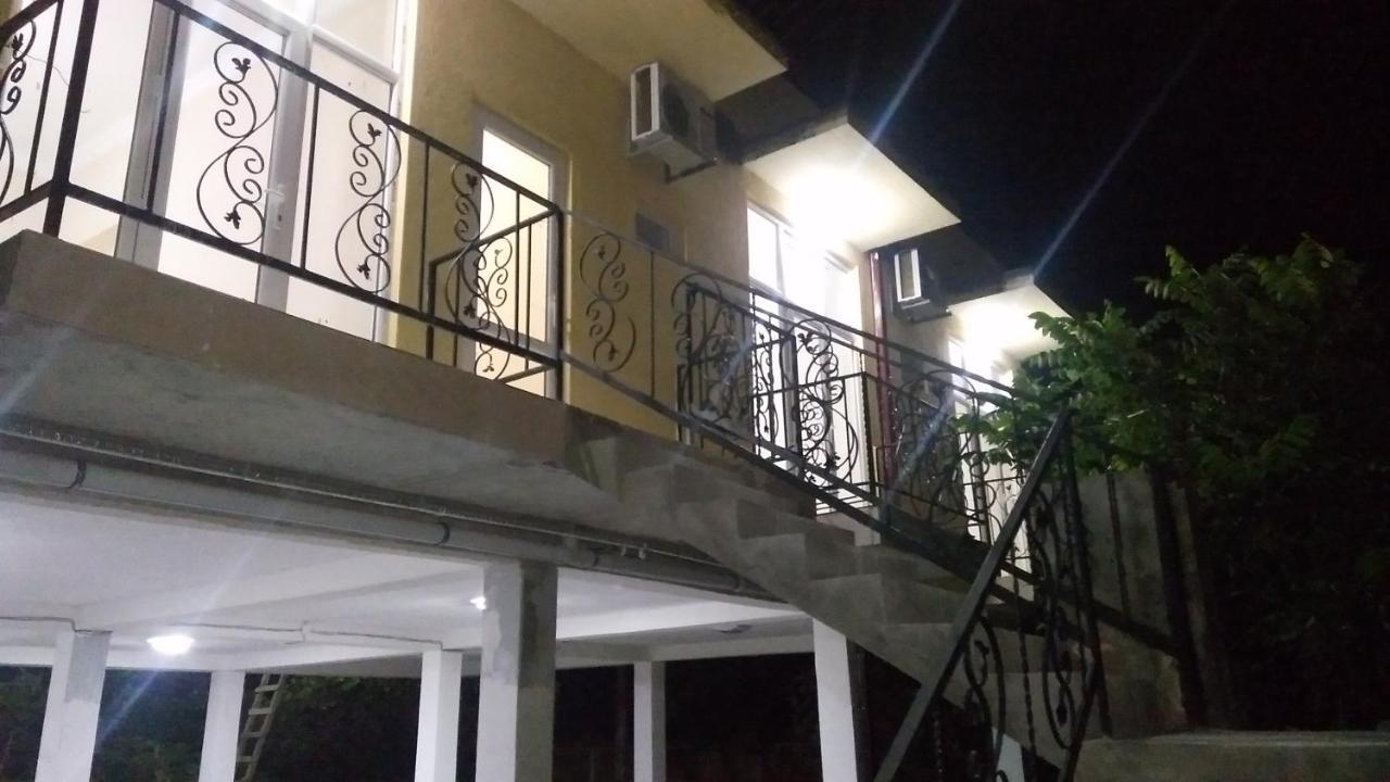 ホテル Private House Suliko コブレチ エクステリア 写真